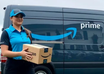 How to Become an Amazon Delivery Driver and Boost Your Income with the Help of Our Resume Builder